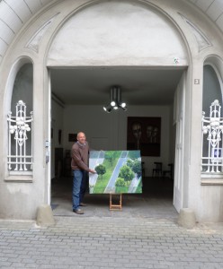Vor_dem_Kunsthaus_Aliv_Franz-Visual-Artist_mit_UPCYCLING-ART-Kunst-aus-Abfall
